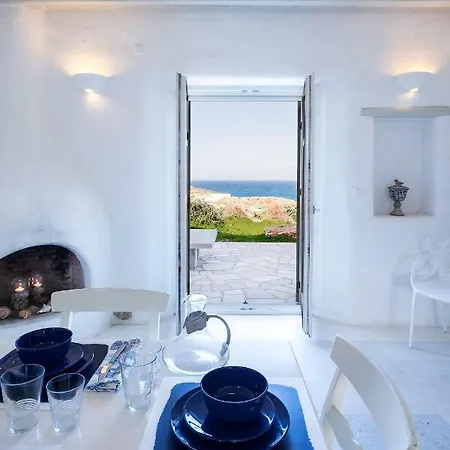 Blue Horizon * Parikia (Paros)